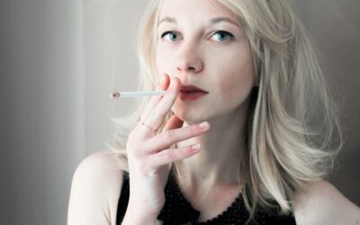 Κάπνισμα, καφές και αλκοόλ: πόσο επηρεάζουν στην κλιμακτήριο
